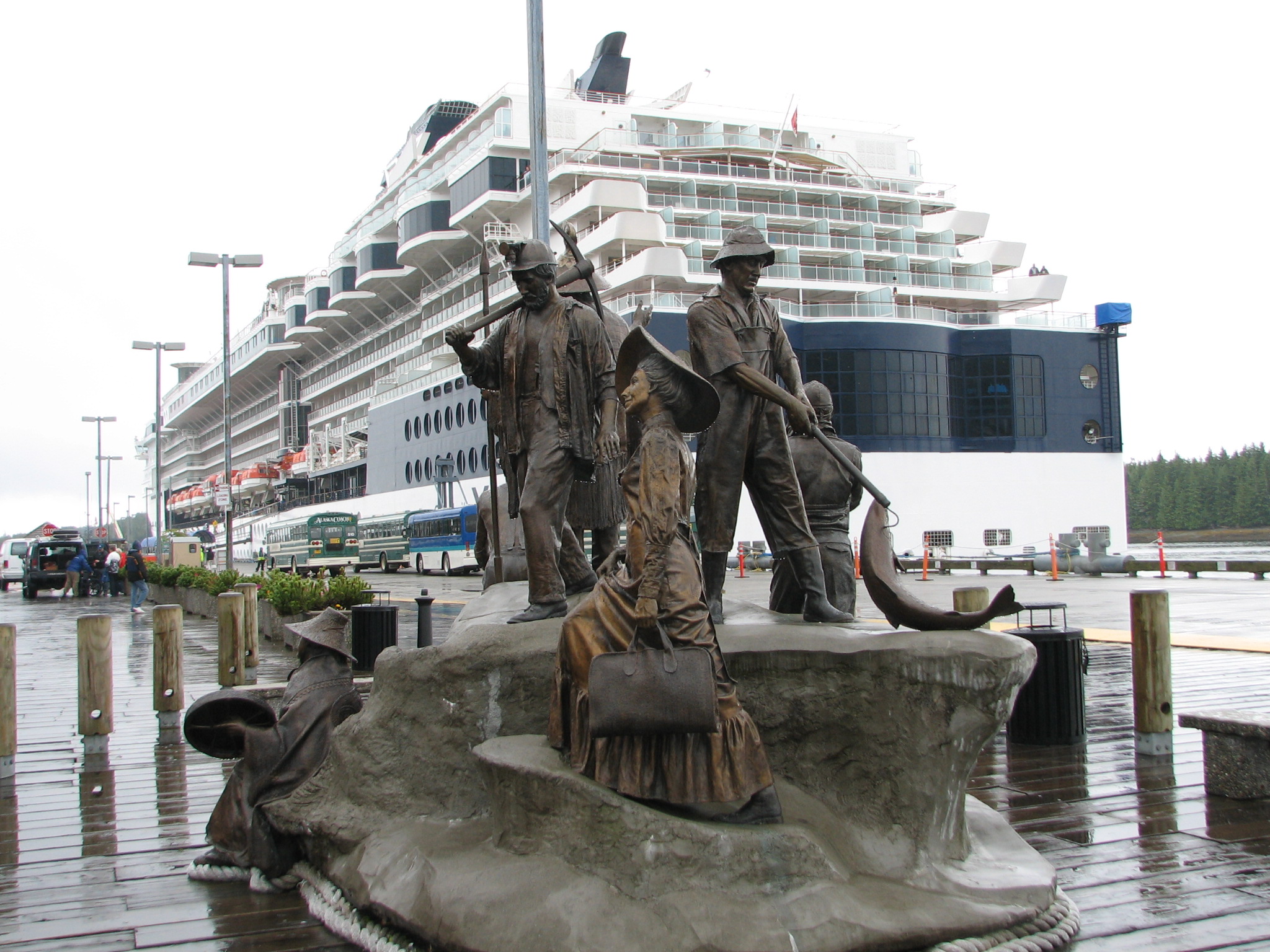 Alaska - Cruise and Statue